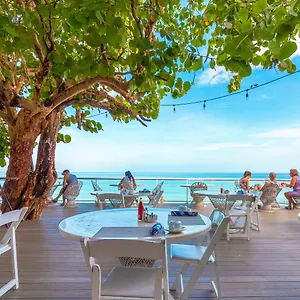 3* Курортный комплекс Travellers